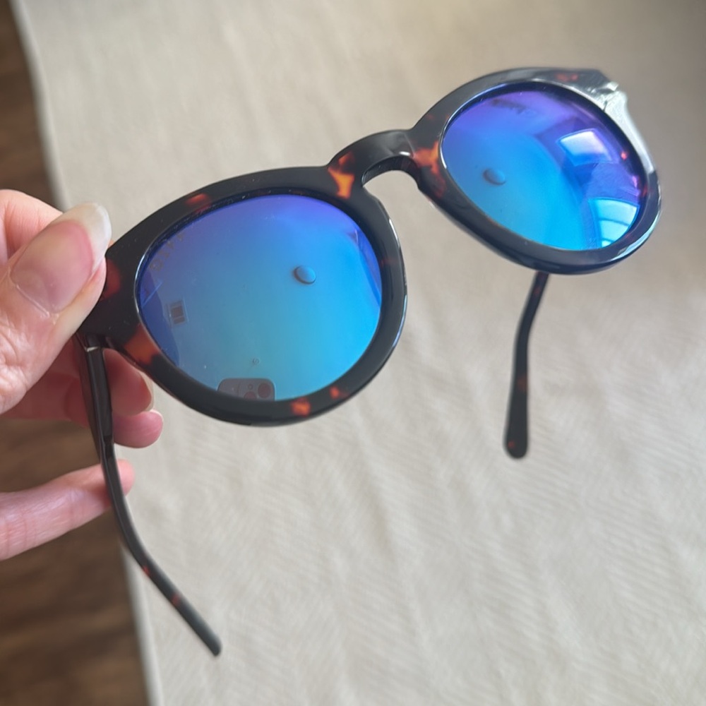 DIFF tortoise sunglasses